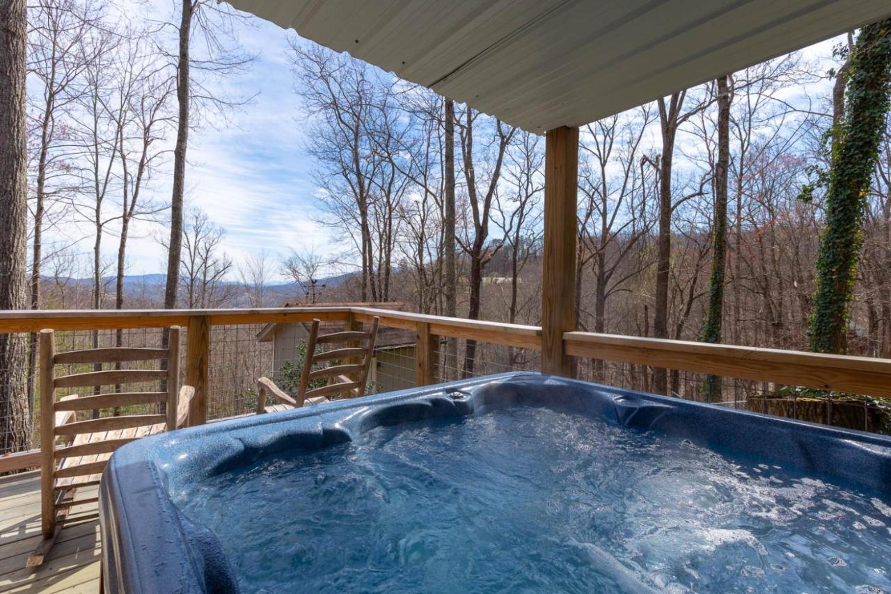 Bear View Chalet, 3 Bedroom, Pool, Pets, Arcades, Wifi, Hot Tub, Sleeps 12 جاتلينبرج المظهر الخارجي الصورة