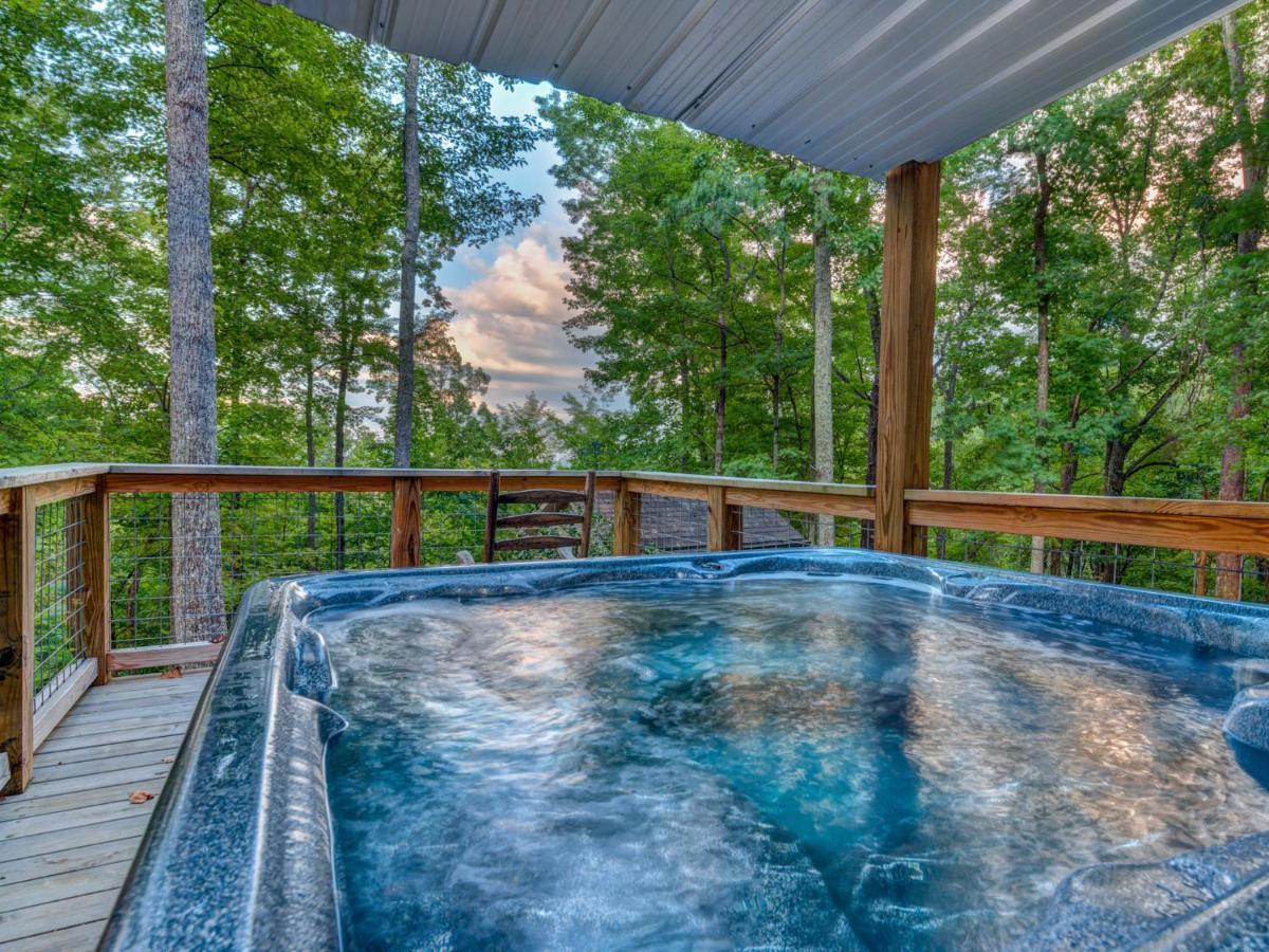 Bear View Chalet, 3 Bedroom, Pool, Pets, Arcades, Wifi, Hot Tub, Sleeps 12 جاتلينبرج المظهر الخارجي الصورة